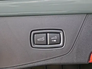 Porsche Cayenne Electric HA-Lenkung Surround
