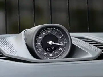 Porsche Cayenne Electric HA-Lenkung Surround