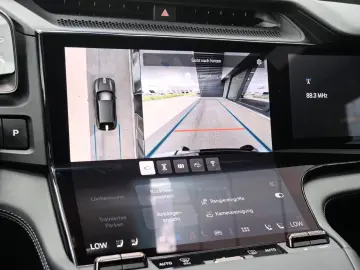 Porsche Cayenne Electric HA-Lenkung Surround