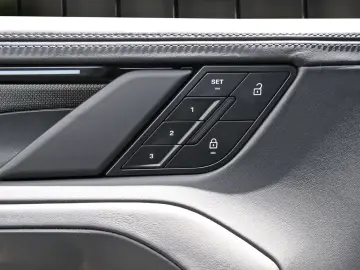 Porsche Cayenne Electric HA-Lenkung Surround