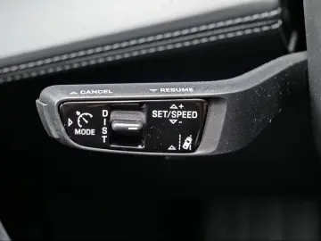 Porsche Cayenne Electric HA-Lenkung Surround