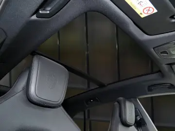 Porsche Cayenne Electric HA-Lenkung Surround