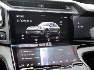 Porsche Cayenne Electric HA-Lenkung Surround