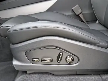 Porsche Cayenne Electric HA-Lenkung Surround