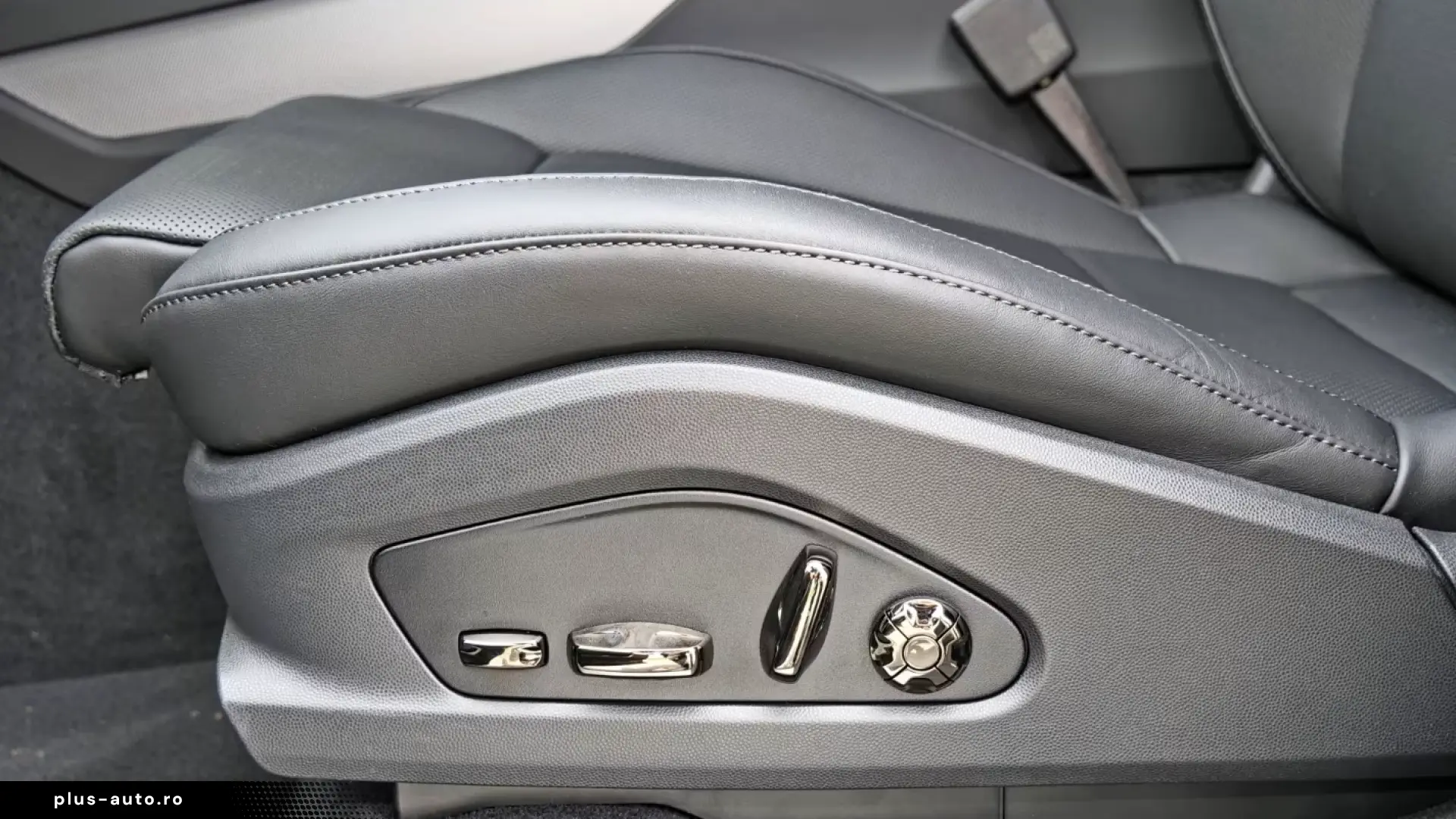 Porsche Cayenne Electric HA-Lenkung Surround