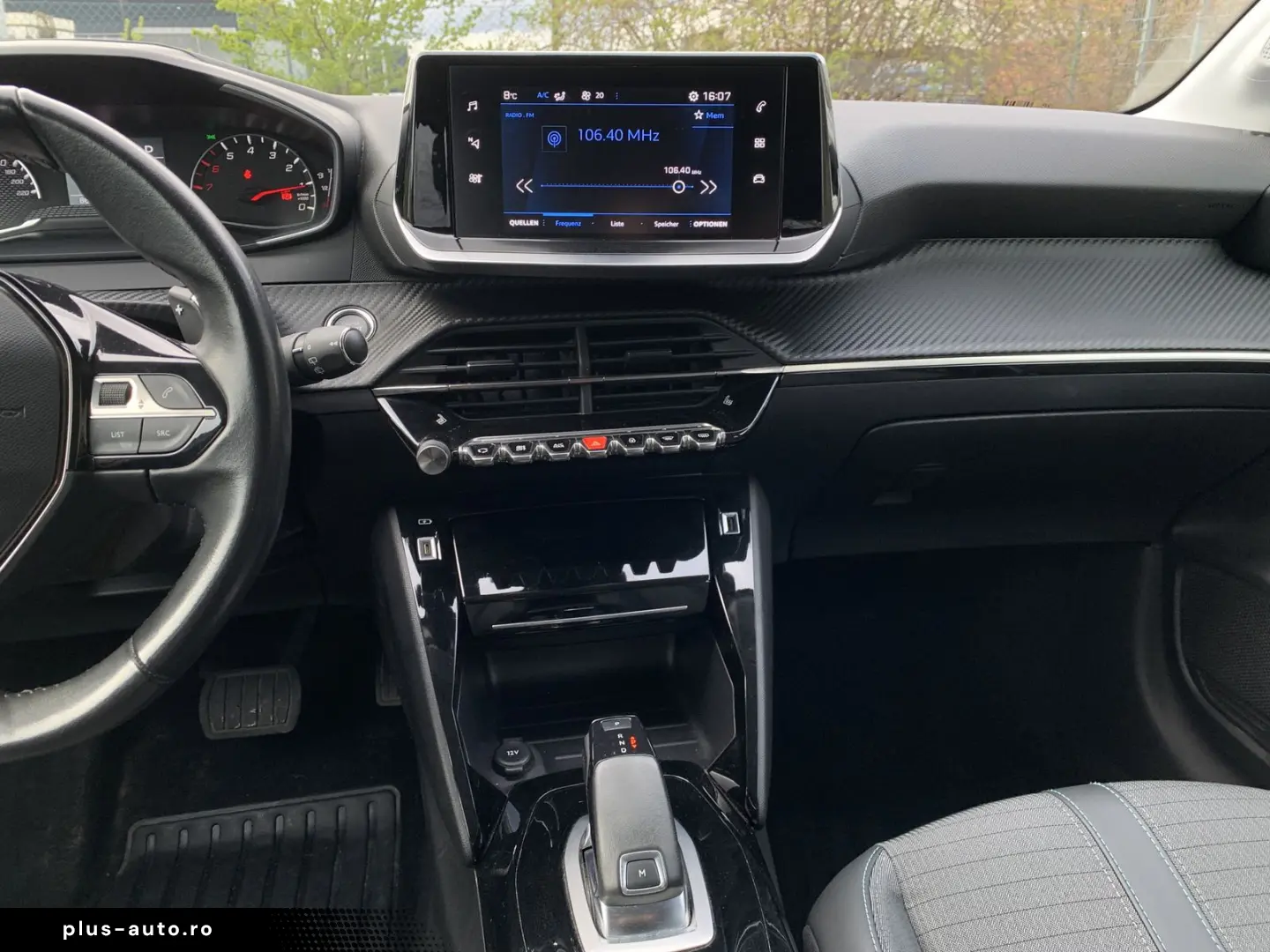 PEUGEOT 208 Allure 1.2 100 PS EAT8 PDC Kam Sitzh. Car-P