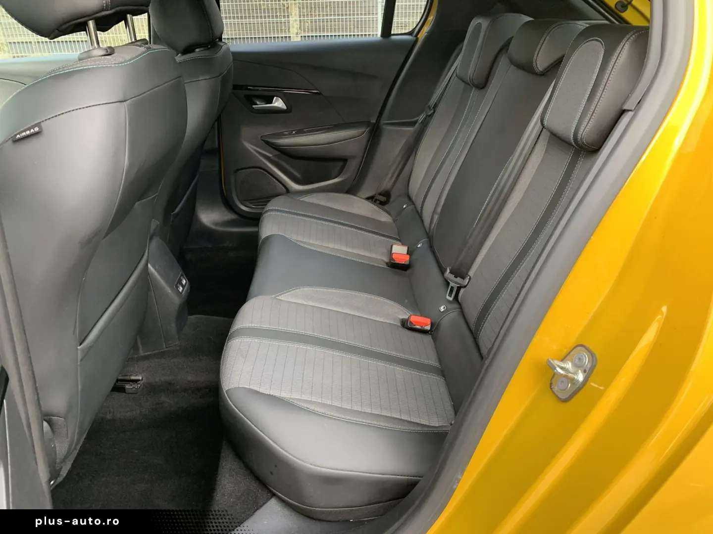 PEUGEOT 208 Allure 1.2 100 PS EAT8 PDC Kam Sitzh. Car-P
