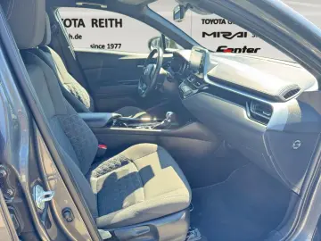 TOYOTA C-HR Hybrid Team D LED Mehrzonenklima DAB SHZ Le