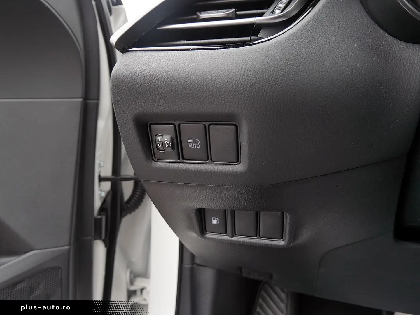 TOYOTA C-HR 1.8 Hybrid Flow KLIMA KAMERA ACC FACEL. LED