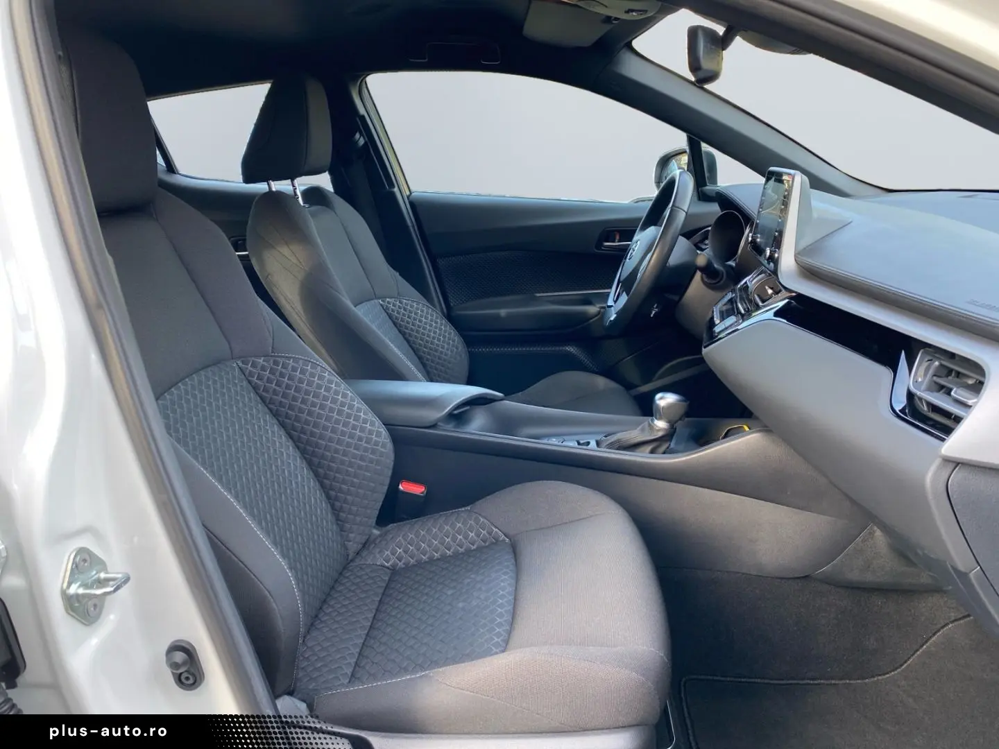 TOYOTA C-HR 1.8 Hybrid Flow  LED SHZ SmartKey PDC RCam
