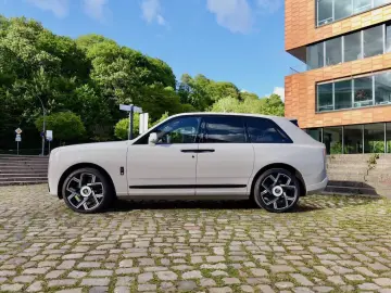 Rolls-Royce Cullian Black Badge 4 Seats I Starlight I TV I M