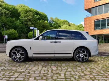 Rolls-Royce Cullian Black Badge 4 Seats I Starlight I TV I M