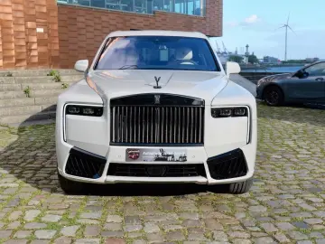 Rolls-Royce Cullian Black Badge 4 Seats I Starlight I TV I M