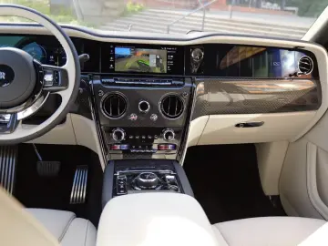 Rolls-Royce Cullian Black Badge 4 Seats I Starlight I TV I M