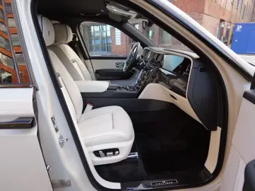 Rolls-Royce Cullian Black Badge 4 Seats I Starlight I TV I M