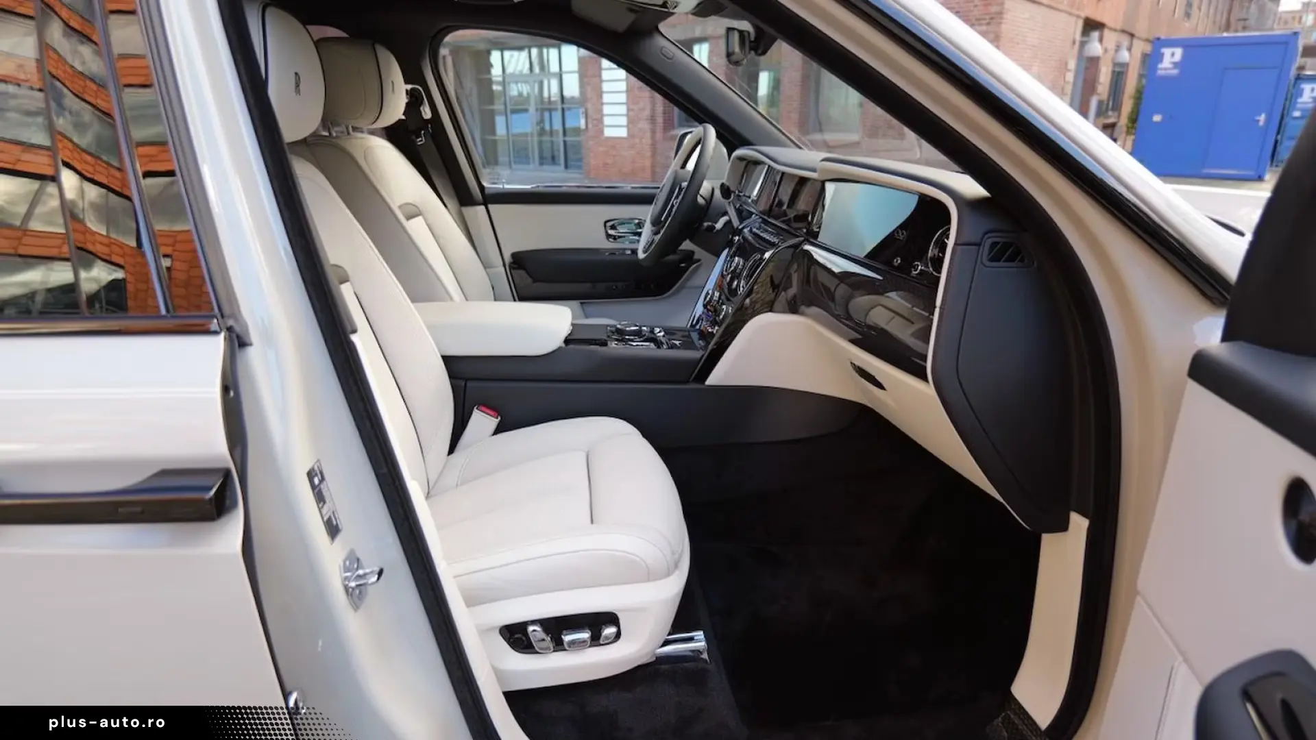 Rolls-Royce Cullian Black Badge 4 Seats I Starlight I TV I M