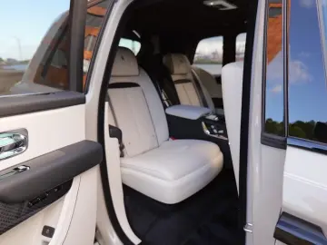 Rolls-Royce Cullian Black Badge 4 Seats I Starlight I TV I M