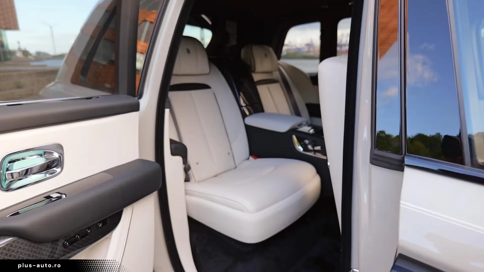 Rolls-Royce Cullian Black Badge 4 Seats I Starlight I TV I M