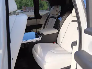Rolls-Royce Cullian Black Badge 4 Seats I Starlight I TV I M