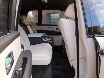 Rolls-Royce Cullian Black Badge 4 Seats I Starlight I TV I M