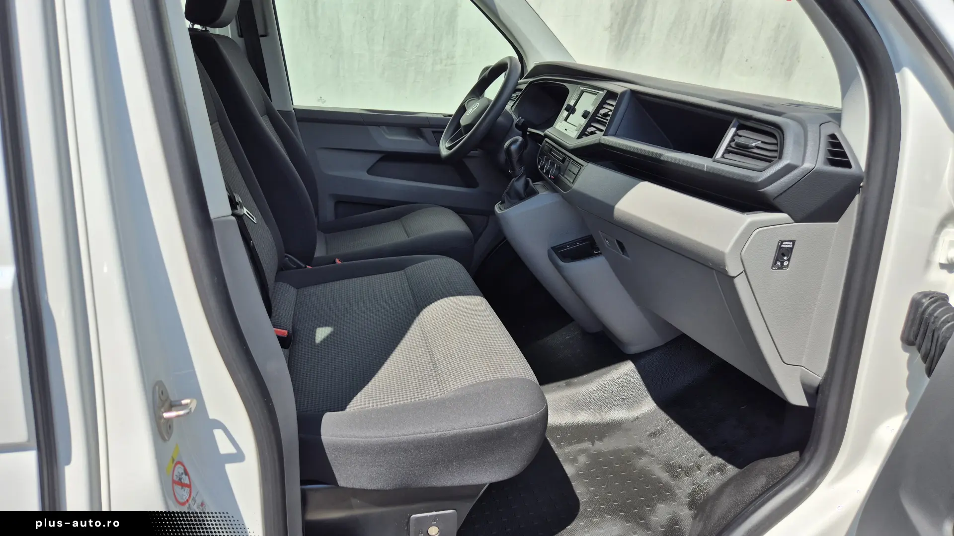 Volkswagen Transporter LR 2.0 TDI 150 CP DSG7 2023
