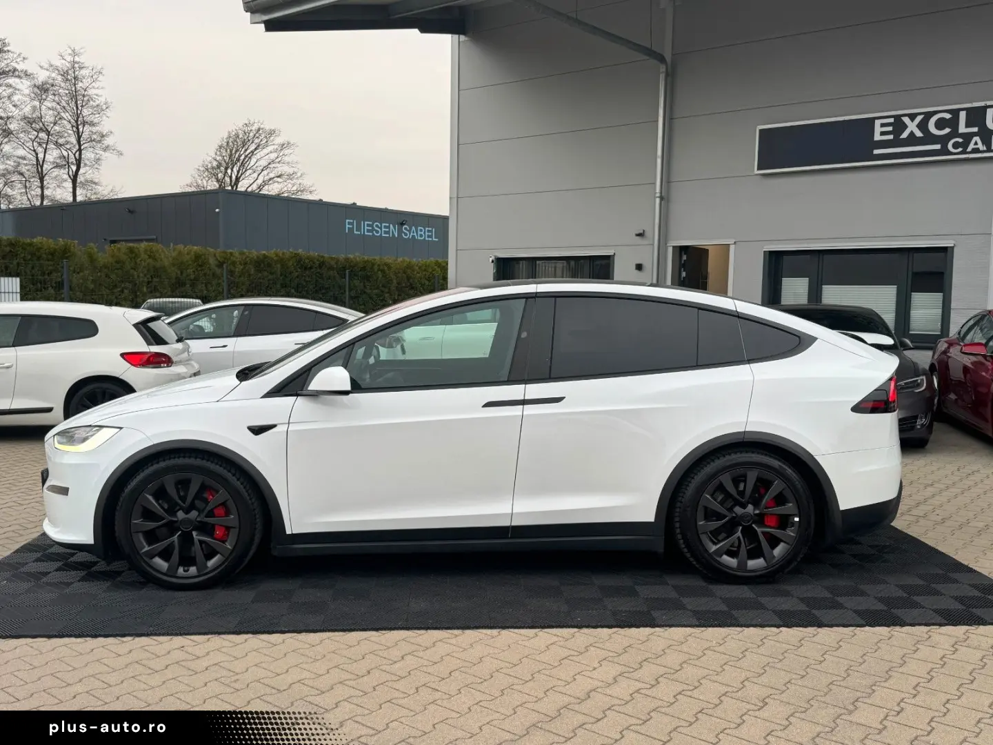 TESLA MODEL X PLAID   HARDWARE 4   6 SEATS