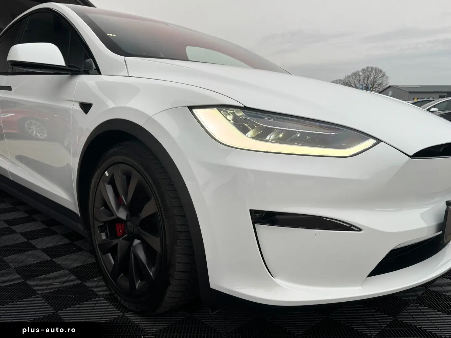 TESLA MODEL X PLAID   HARDWARE 4   6 SEATS