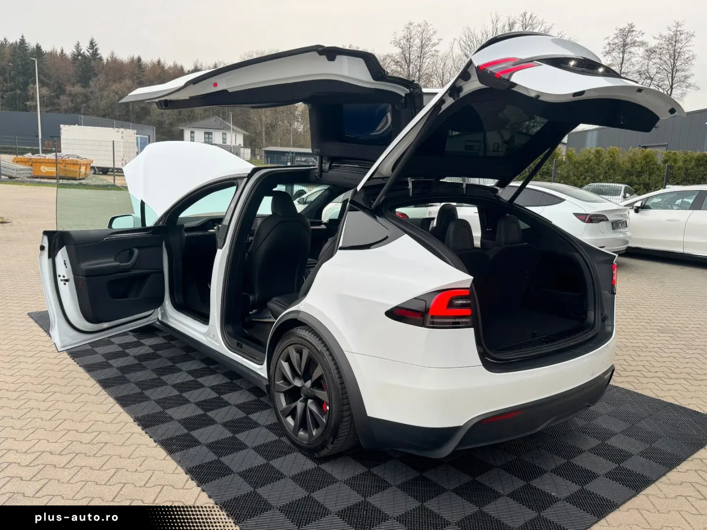 TESLA MODEL X PLAID   HARDWARE 4   6 SEATS