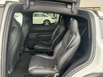 TESLA MODEL X PLAID   HARDWARE 4   6 SEATS