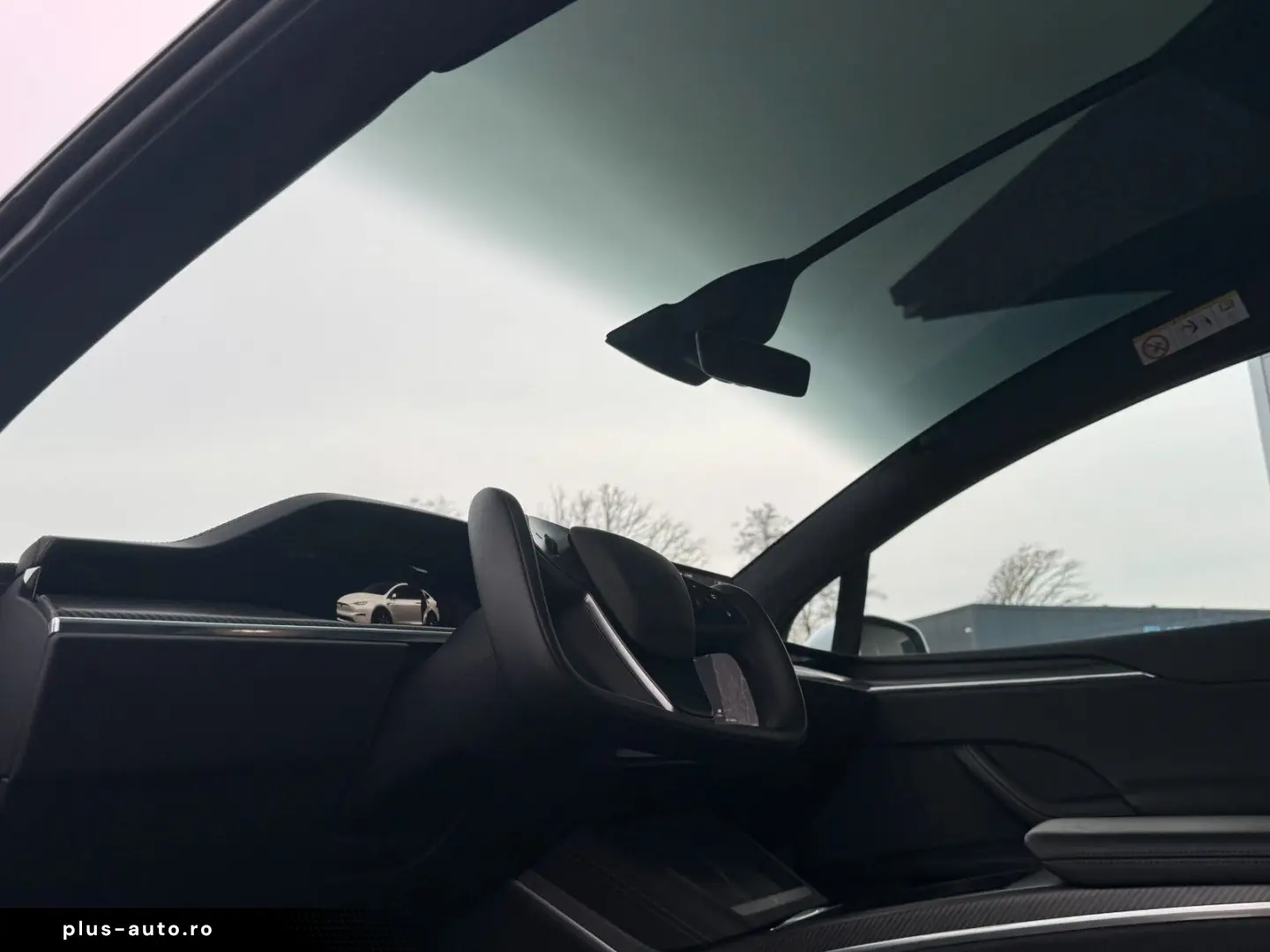 TESLA MODEL X PLAID   HARDWARE 4   6 SEATS