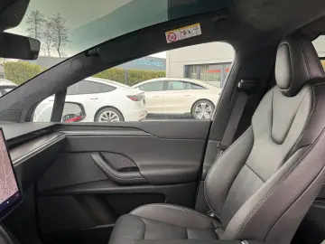 TESLA MODEL X PLAID   HARDWARE 4   6 SEATS