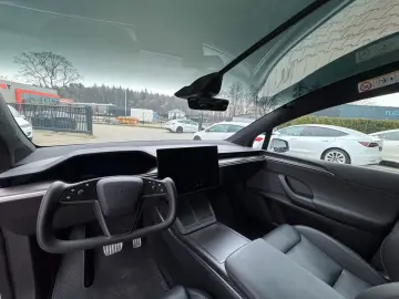 TESLA MODEL X PLAID   HARDWARE 4   6 SEATS