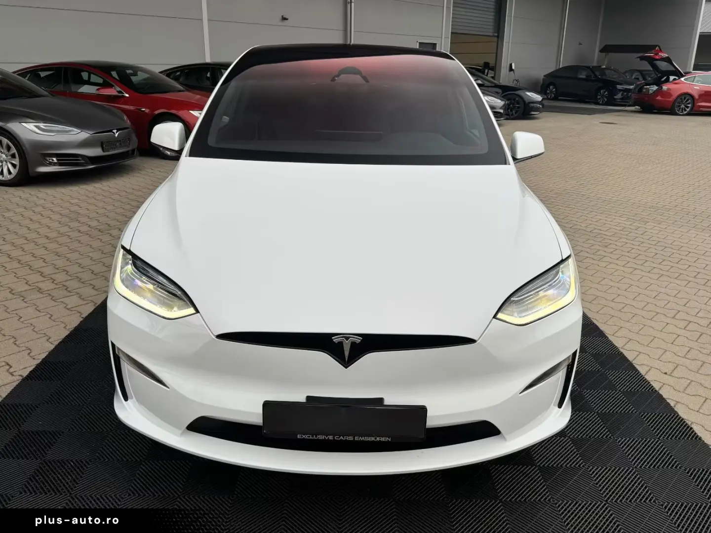 TESLA MODEL X PLAID   HARDWARE 4   6 SEATS