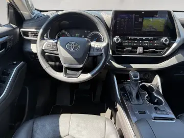 TOYOTA Highlander 2.5 Hybrid 5-Türer Luxury 7-Sitzer AU