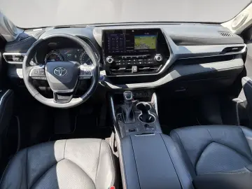 TOYOTA Highlander 2.5 Hybrid 5-Türer Luxury 7-Sitzer AU