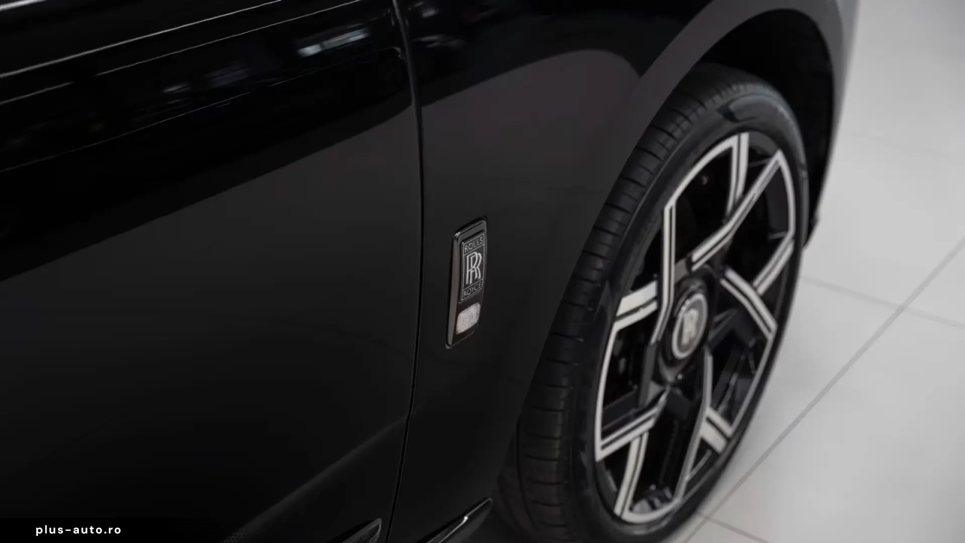 Rolls-Royce Cullinan BLACK BADGE 2026 BLACK BLACK-ORANGE