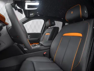 Rolls-Royce Cullinan BLACK BADGE 2026 BLACK BLACK-ORANGE