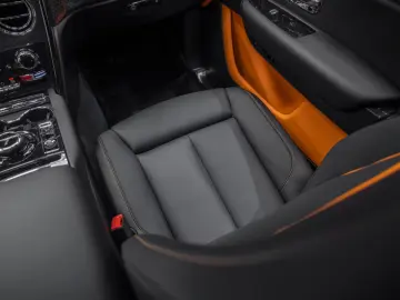 Rolls-Royce Cullinan BLACK BADGE 2026 BLACK BLACK-ORANGE