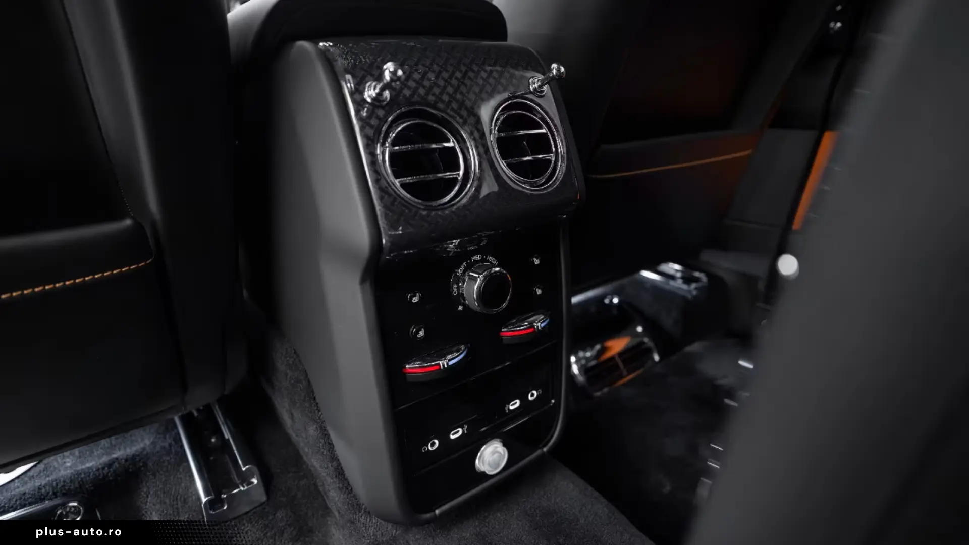 Rolls-Royce Cullinan BLACK BADGE 2026 BLACK BLACK-ORANGE