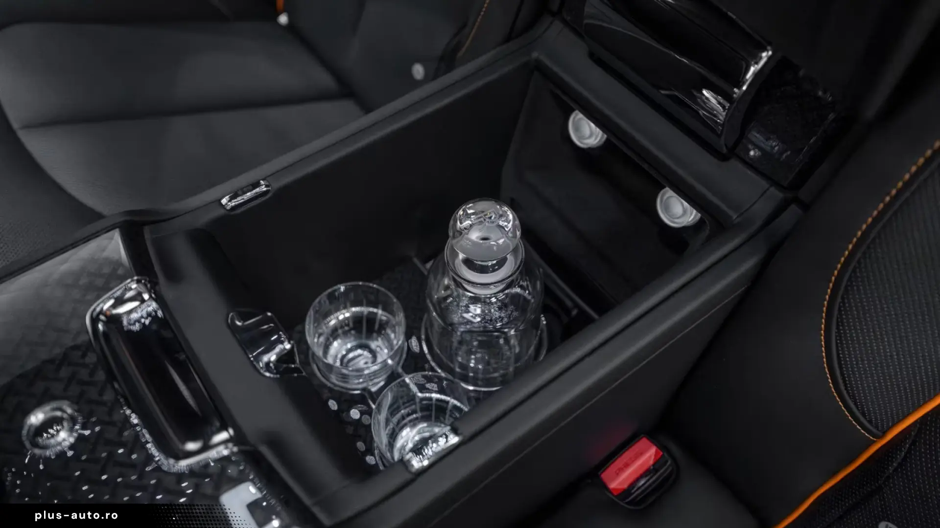 Rolls-Royce Cullinan BLACK BADGE 2026 BLACK BLACK-ORANGE