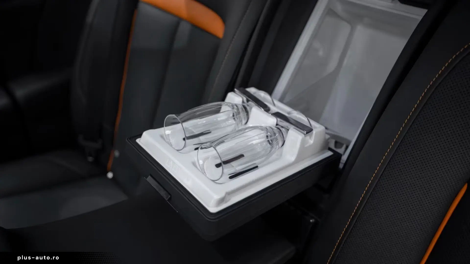 Rolls-Royce Cullinan BLACK BADGE 2026 BLACK BLACK-ORANGE