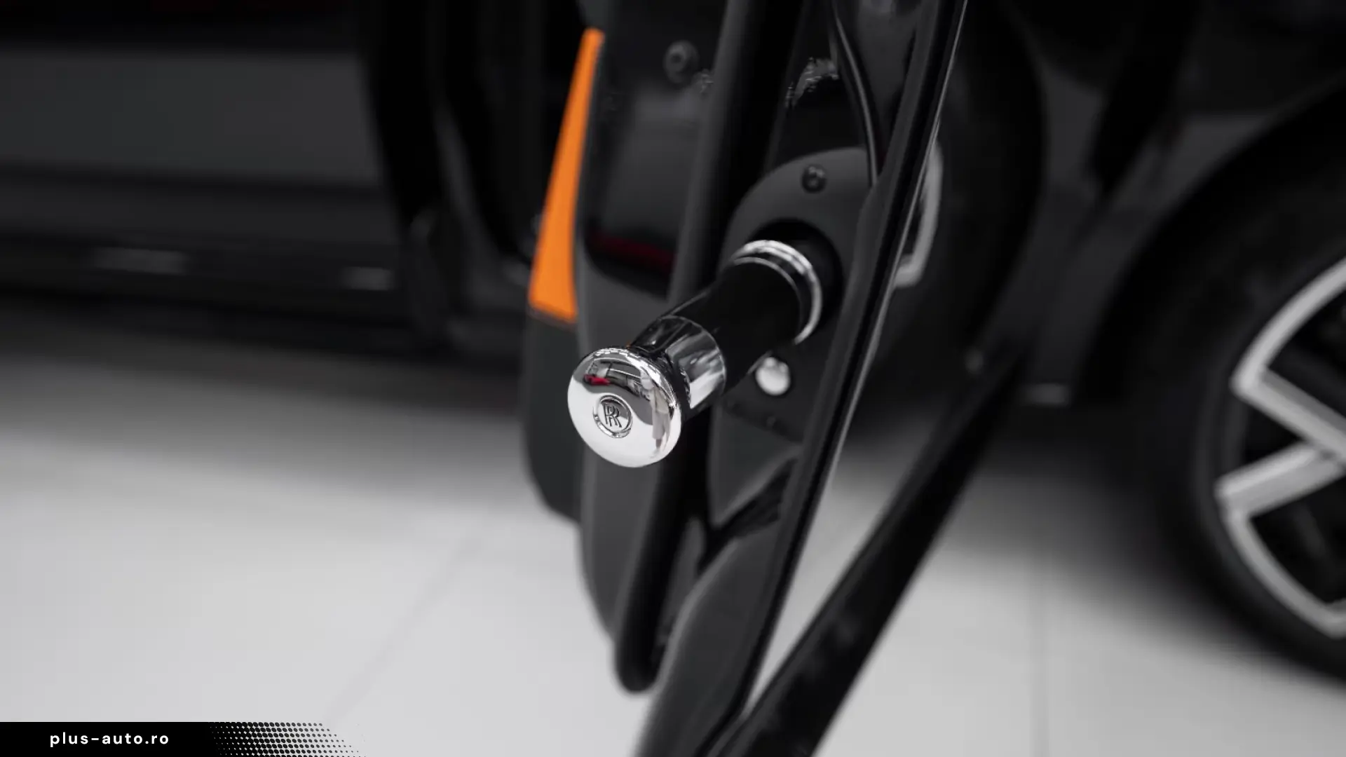 Rolls-Royce Cullinan BLACK BADGE 2026 BLACK BLACK-ORANGE