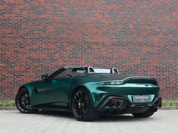 ASTON MARTIN Vantage Roadster 4.0 V8   Malachite - B&W