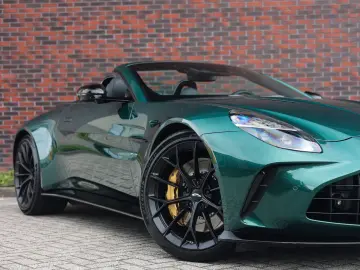 ASTON MARTIN Vantage Roadster 4.0 V8   Malachite - B&W