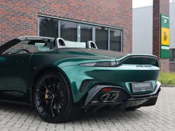 ASTON MARTIN Vantage Roadster 4.0 V8   Malachite - B&W