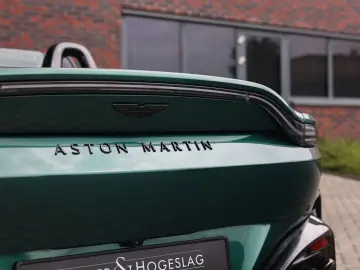 ASTON MARTIN Vantage Roadster 4.0 V8   Malachite - B&W