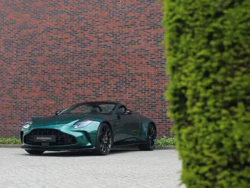 ASTON MARTIN Vantage Roadster 4.0 V8   Malachite - B&W