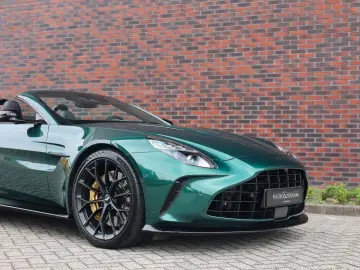ASTON MARTIN Vantage Roadster 4.0 V8   Malachite - B&W