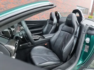 ASTON MARTIN Vantage Roadster 4.0 V8   Malachite - B&W
