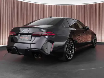 BMW M5  Carbon ext. Bowers&Wilkins head-up